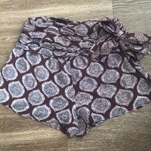 Free people size 2 flowy tie waist shorts